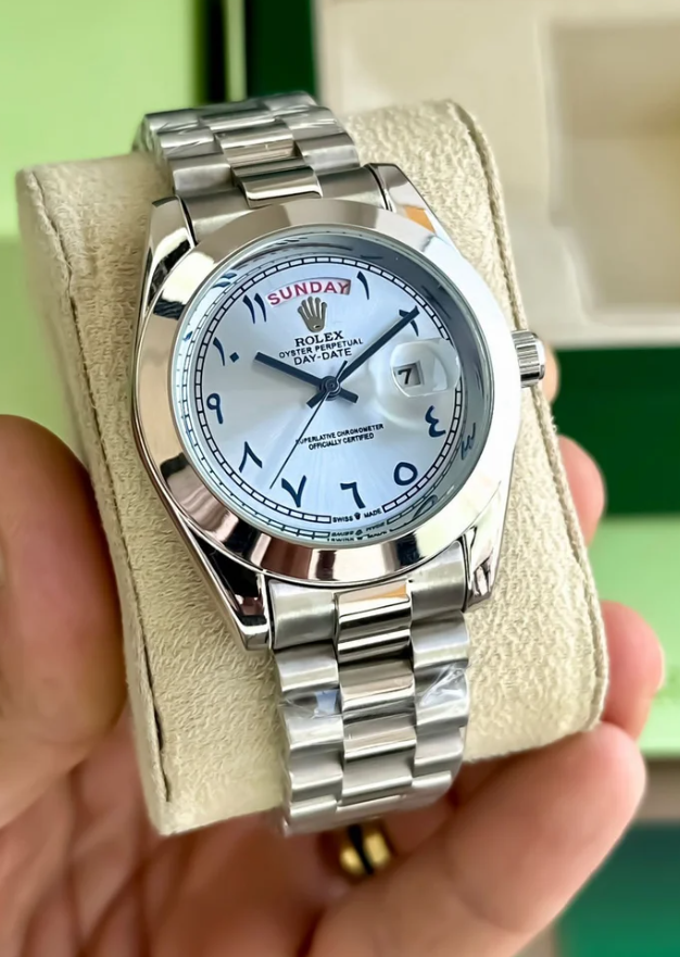 Números árabes Rolex con acabado sencillo