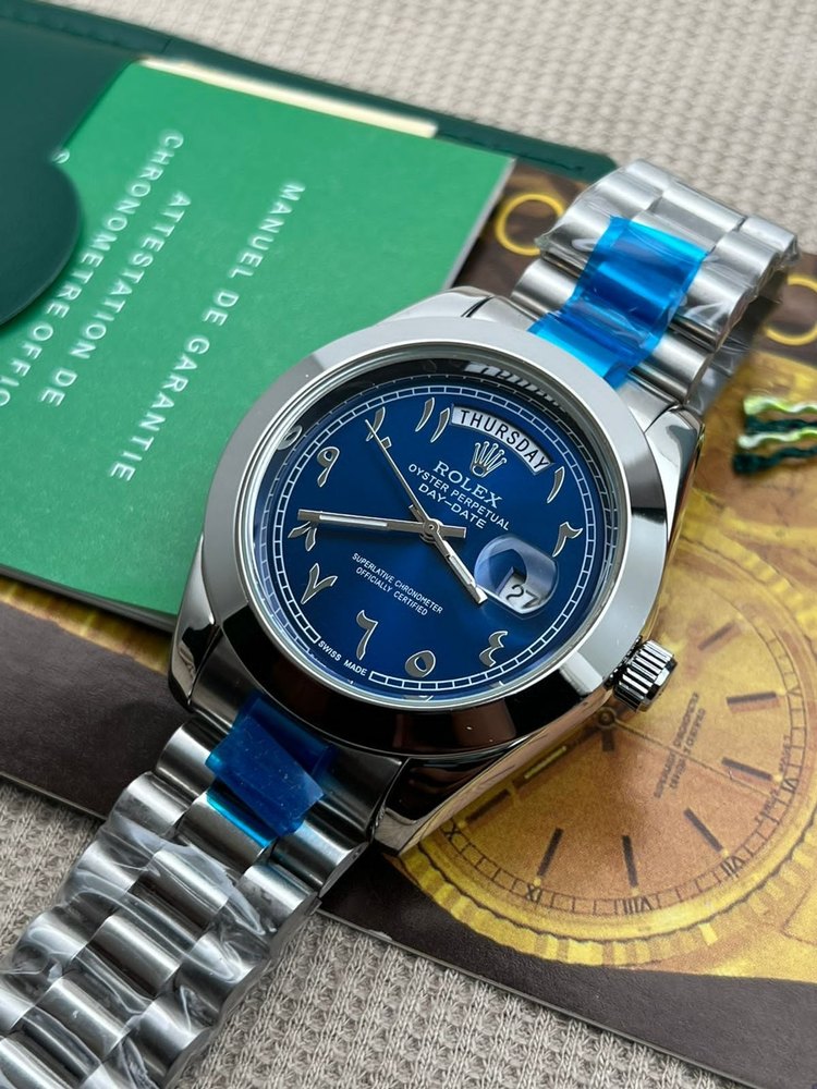 Números árabes Rolex con acabado sencillo