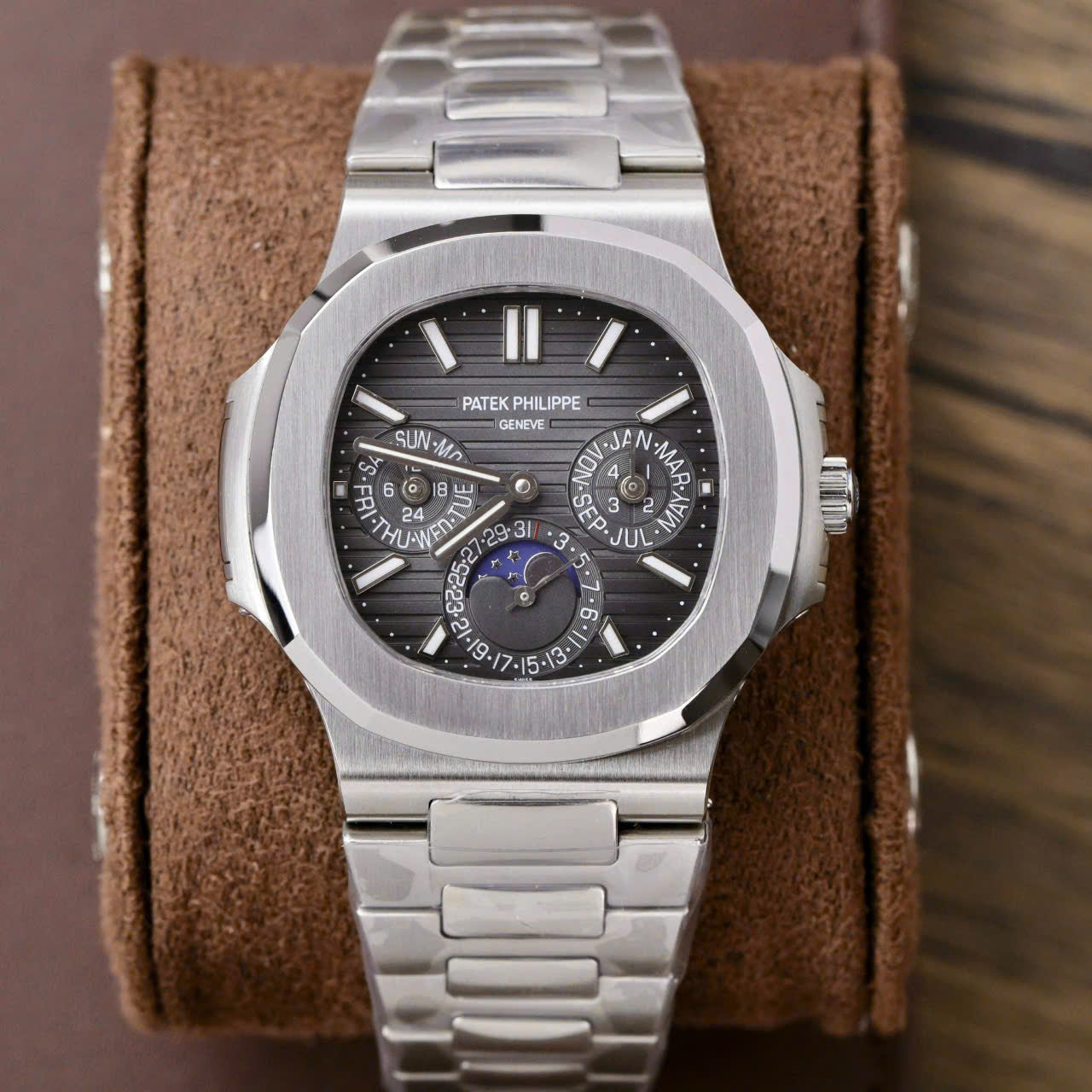 Patek Philippe Nautilus 57121A-001 ACIER